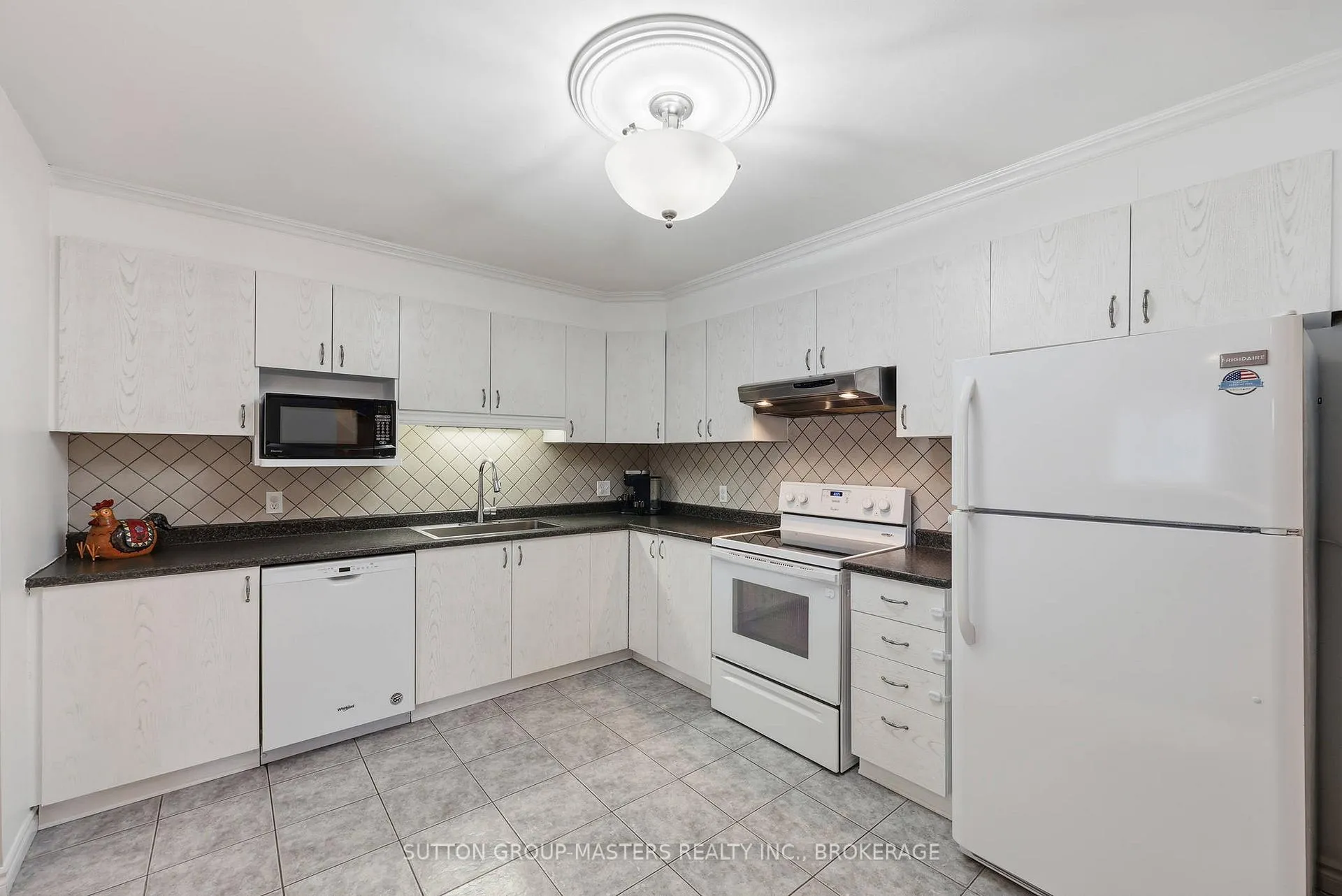 Photo 18 of 21 Speers Boulevard, Loyalist, Amherstview — HOMEH