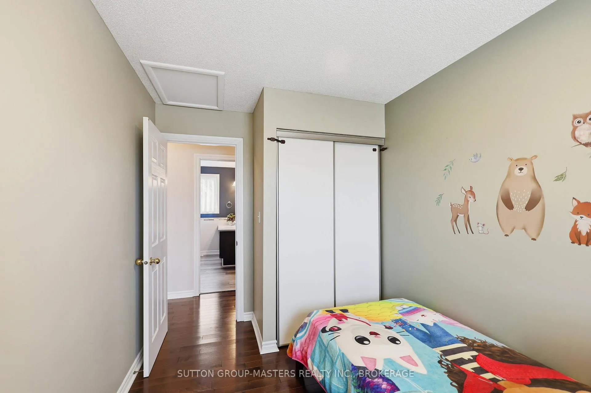 Photo 29 of 21 Speers Boulevard, Loyalist, Amherstview — HOMEH