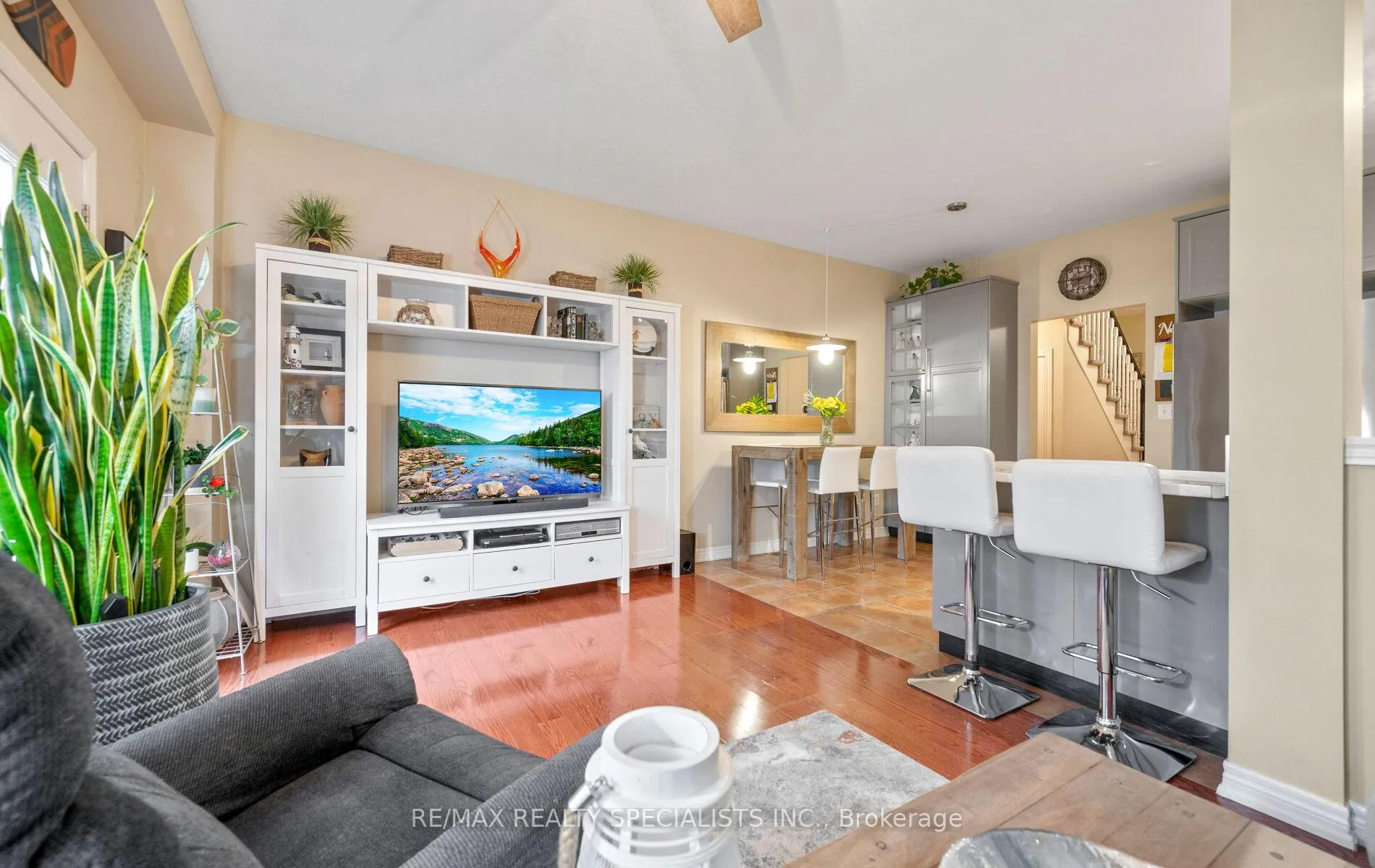 Photo 11 of 12 Browview Drive, Hamilton, Waterdown — HOMEH