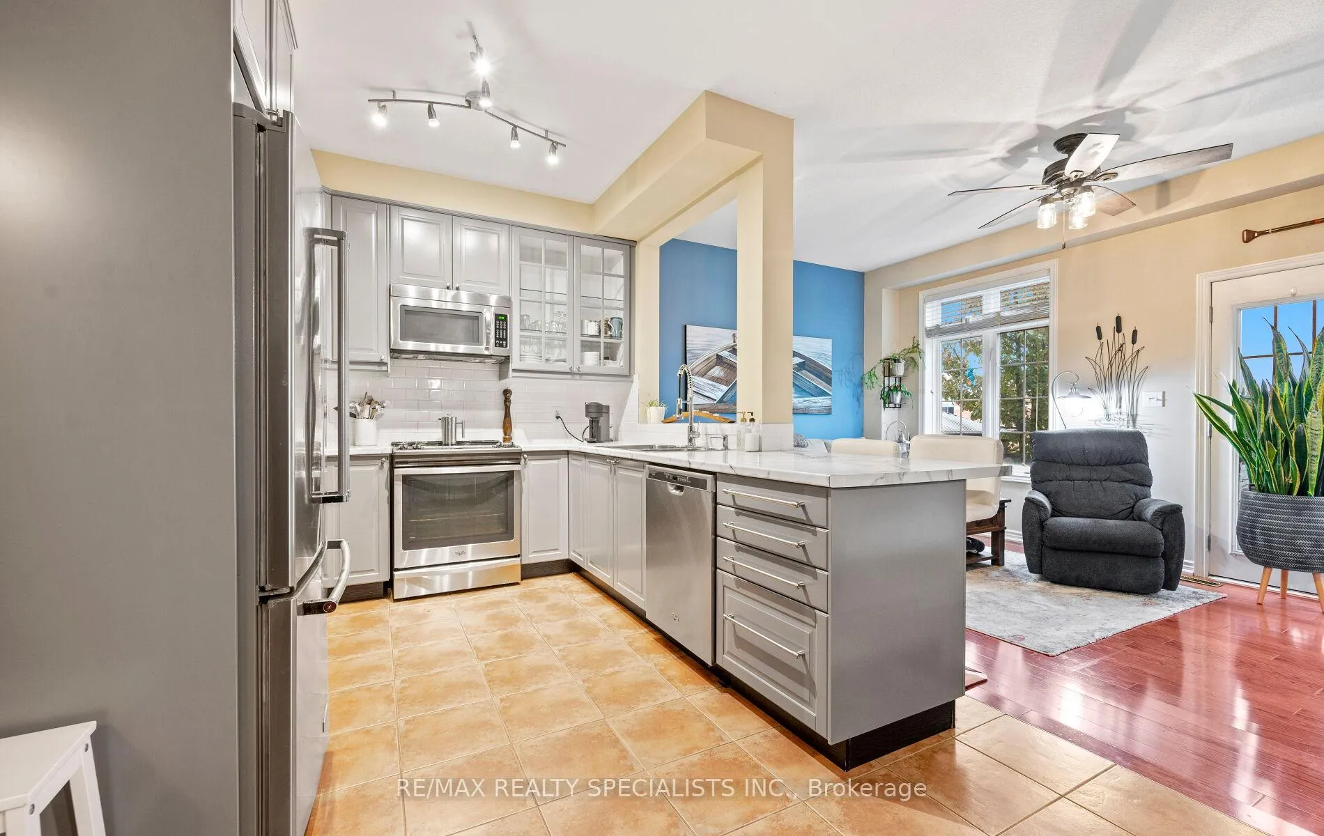 Photo 14 of 12 Browview Drive, Hamilton, Waterdown — HOMEH