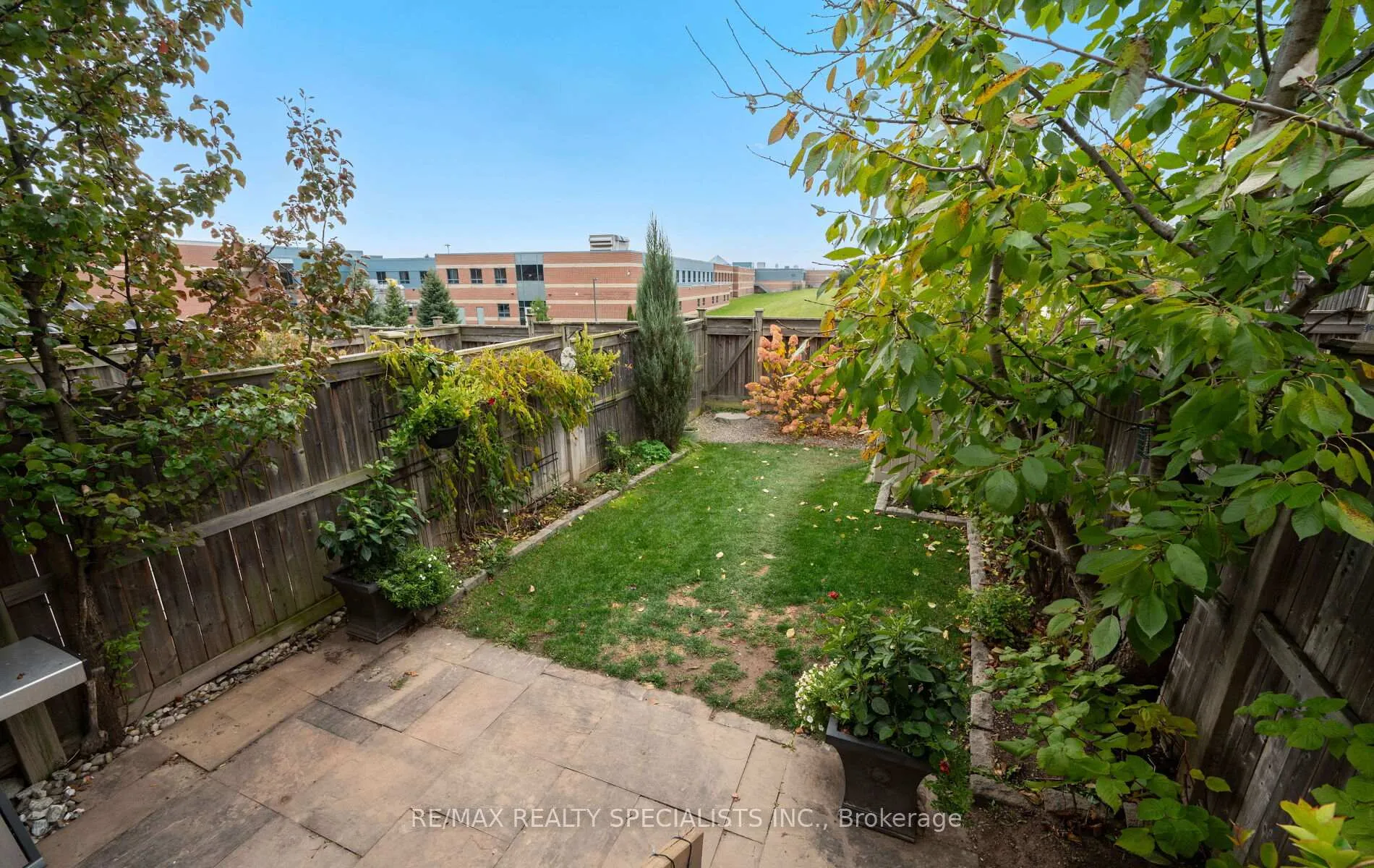 Photo 35 of 12 Browview Drive, Hamilton, Waterdown — HOMEH