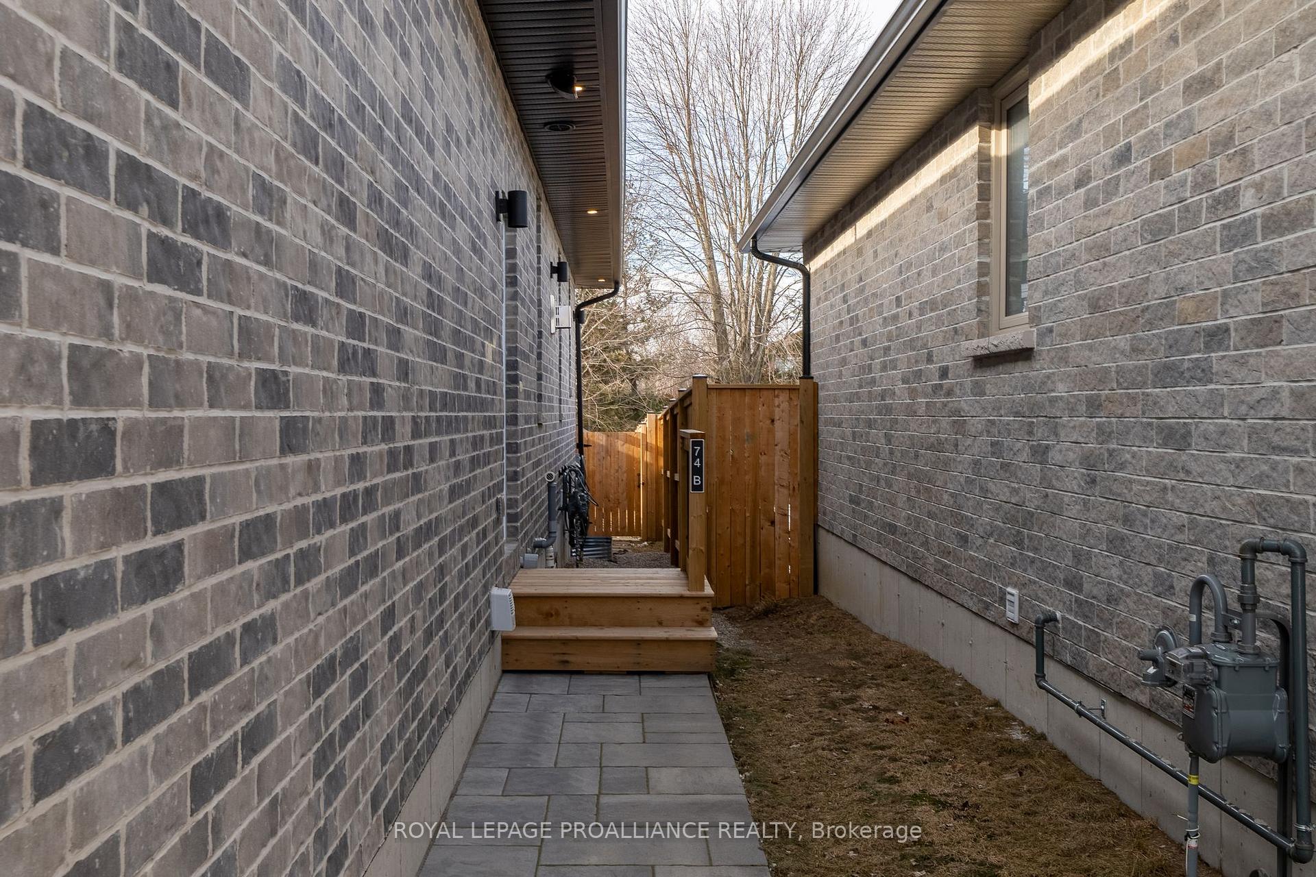 Photo 3 of Unit B, 74 Dewal Place, Belleville, Belleville Ward — HOMEH