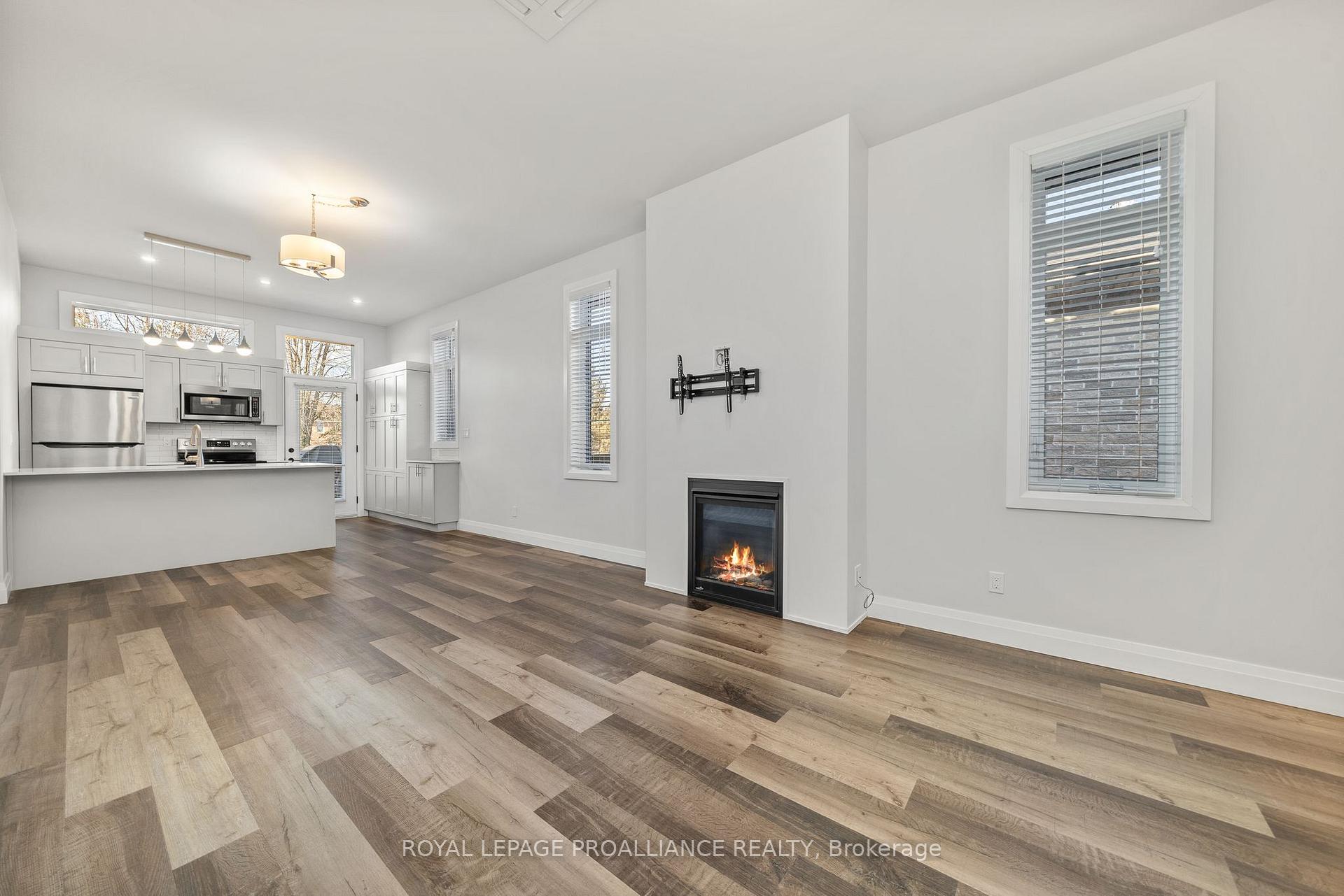 Photo 10 of Unit B, 74 Dewal Place, Belleville, Belleville Ward — HOMEH