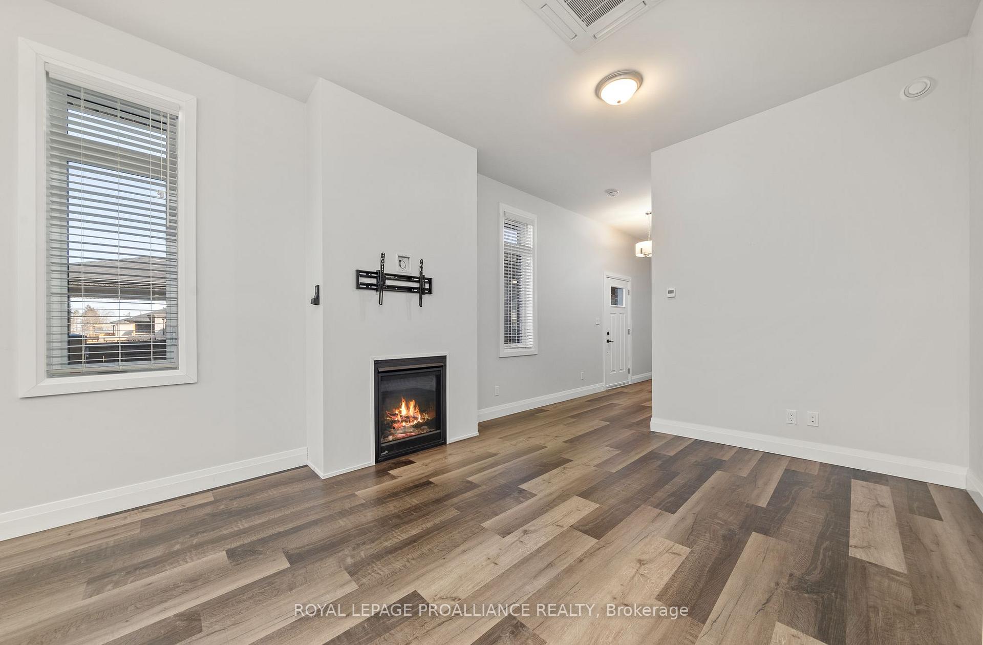 Photo 14 of Unit B, 74 Dewal Place, Belleville, Belleville Ward — HOMEH