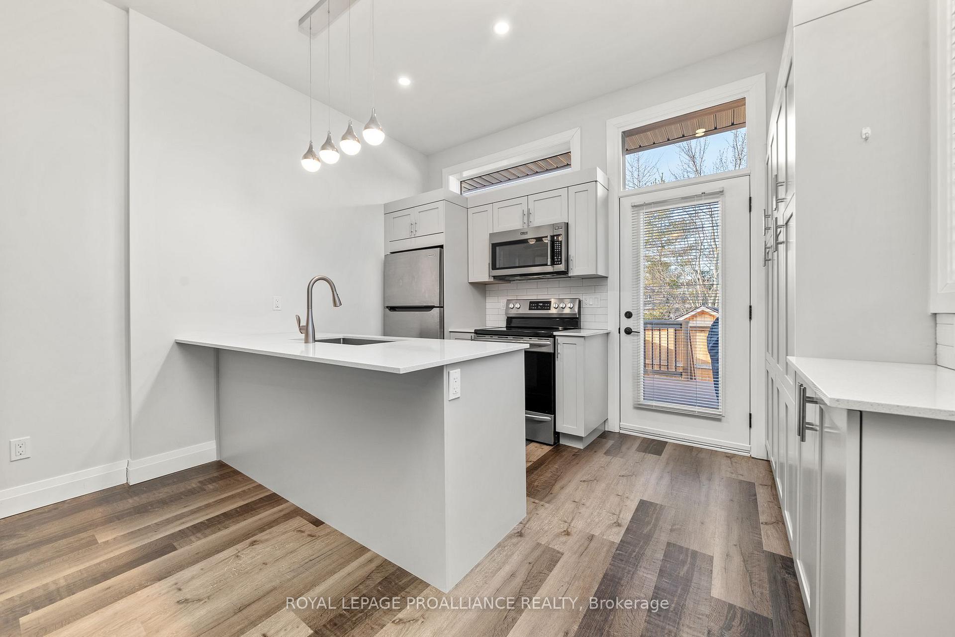 Photo 13 of Unit B, 74 Dewal Place, Belleville, Belleville Ward — HOMEH