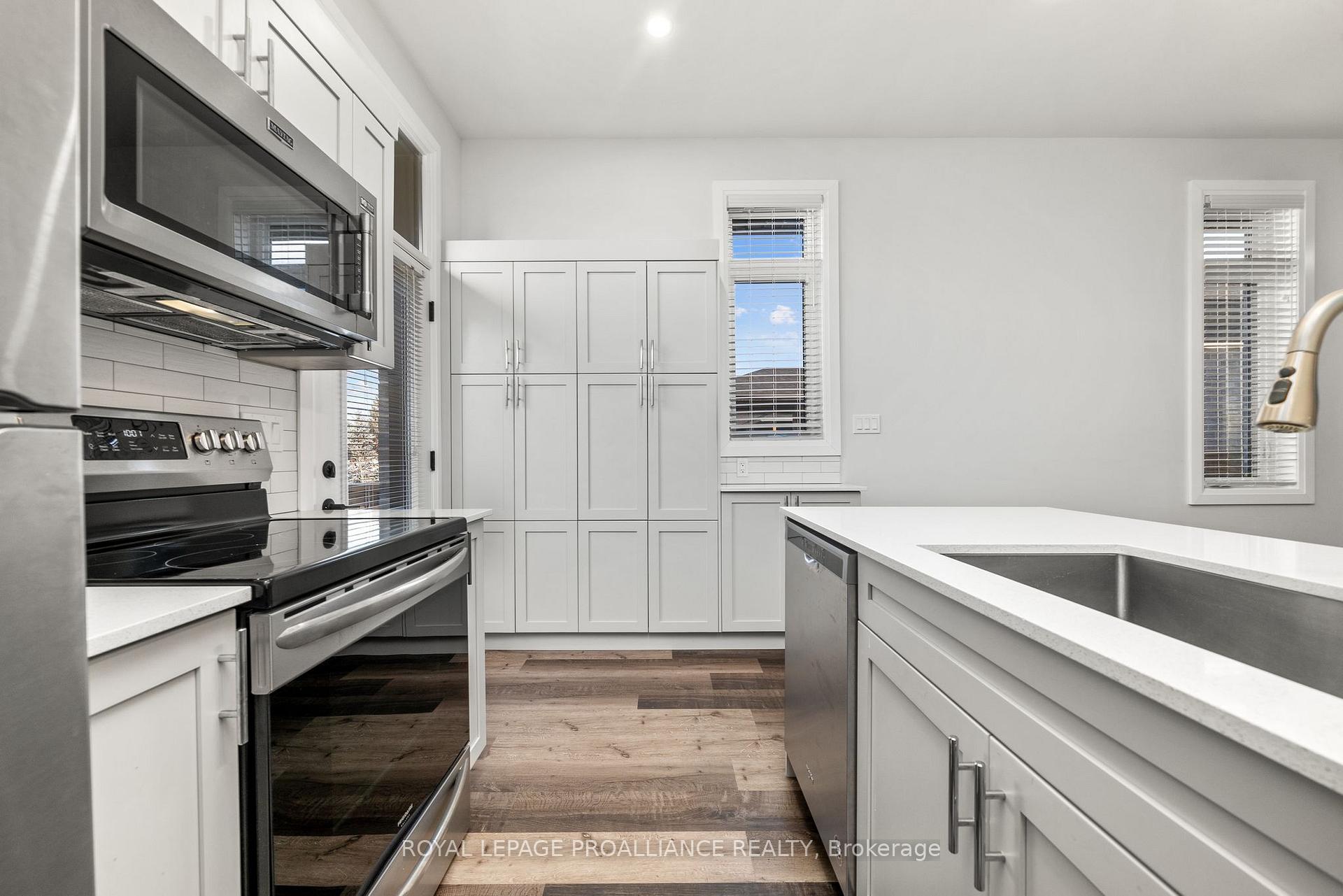 Photo 15 of Unit B, 74 Dewal Place, Belleville, Belleville Ward — HOMEH
