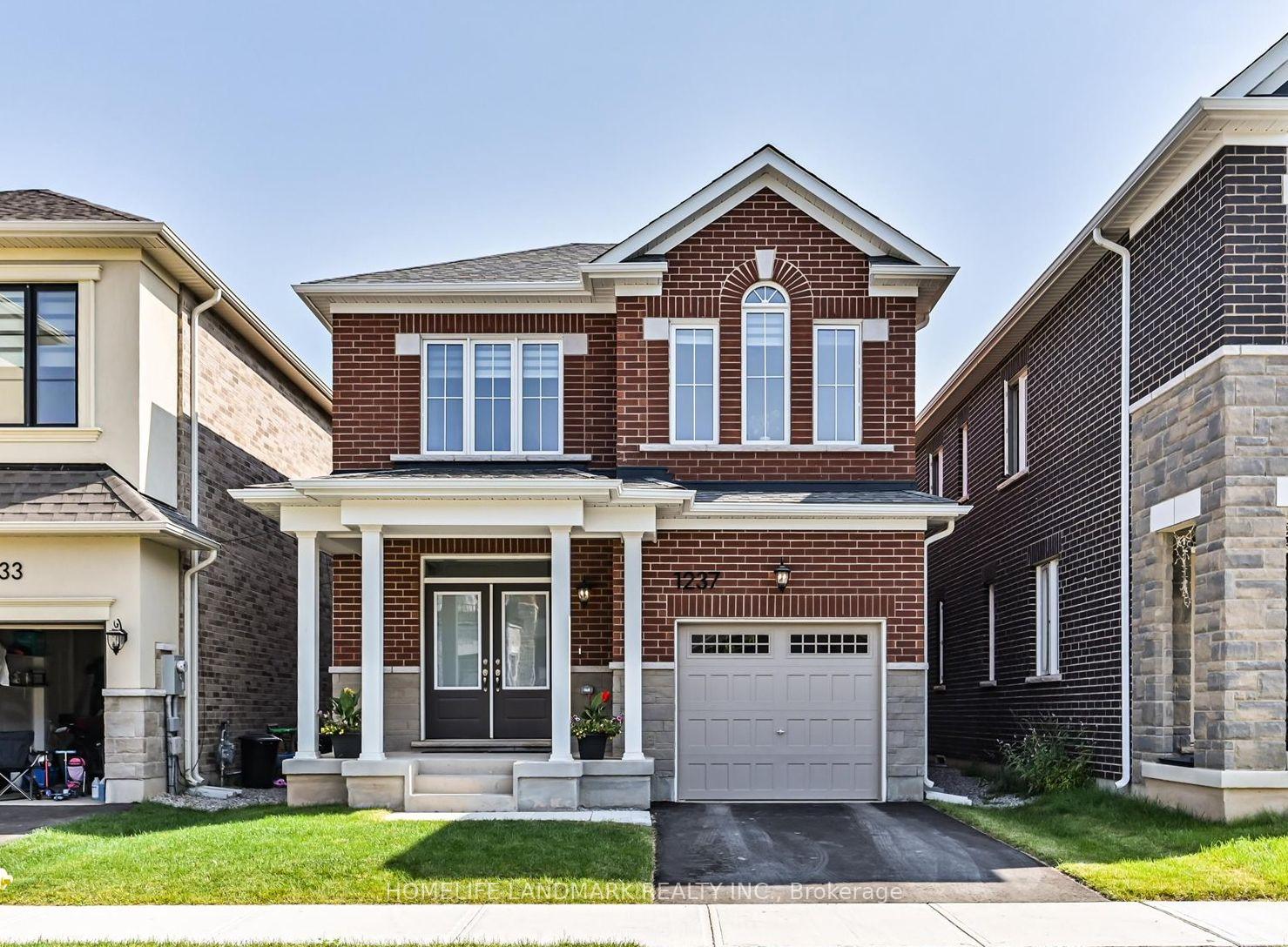 Front of 1237 Muskoka Heights