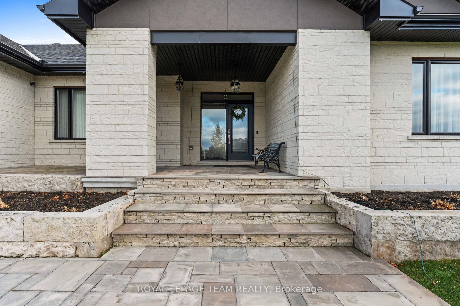Photo 3 of 7080 Still Meadow Way, Ottawa, Greely — HOMEH