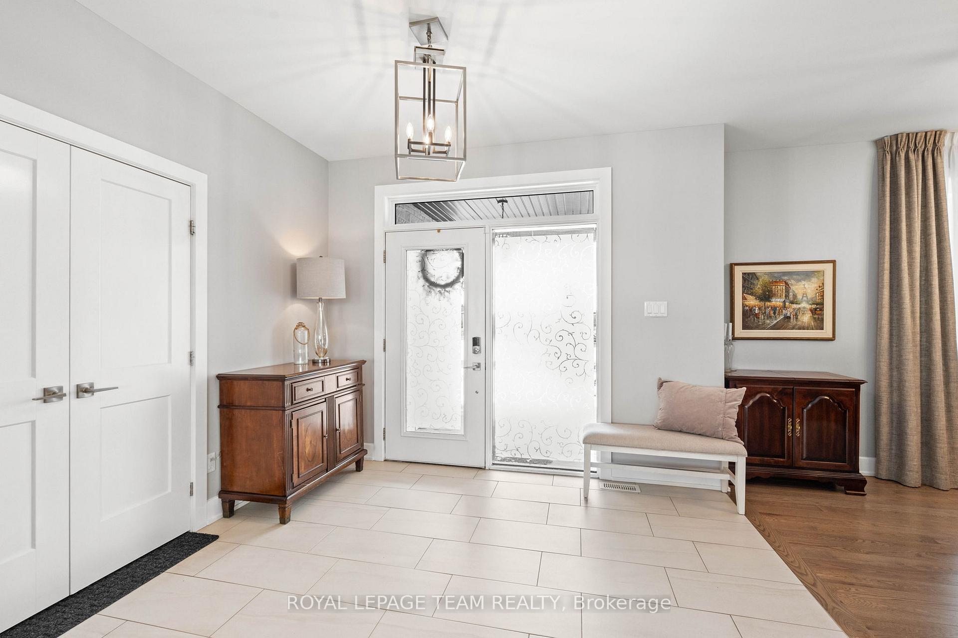 Photo 5 of 7080 Still Meadow Way, Ottawa, Greely — HOMEH