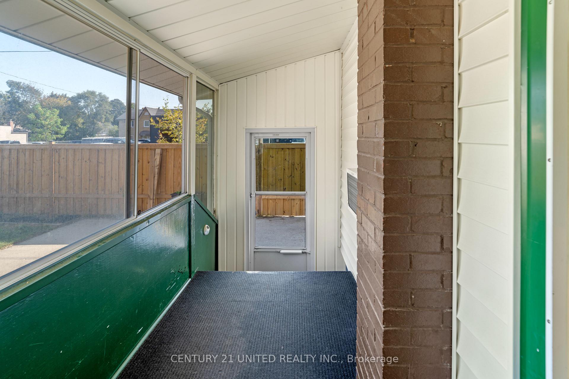 Photo 4 of 402 Mcdonnel Street, Peterborough, Town Ward 3 — HOMEH