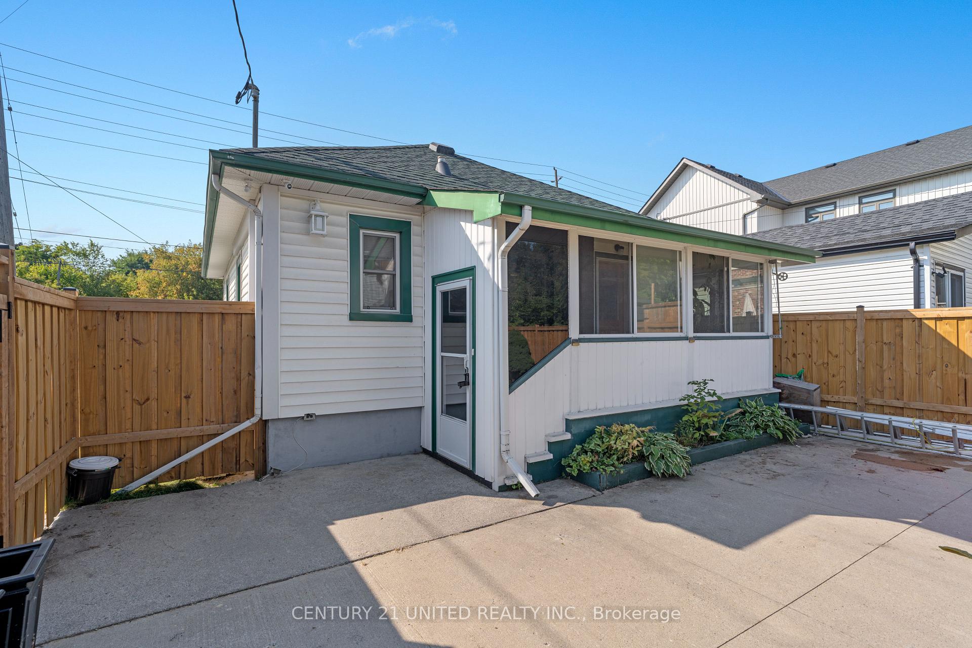 Photo 28 of 402 Mcdonnel Street, Peterborough, Town Ward 3 — HOMEH