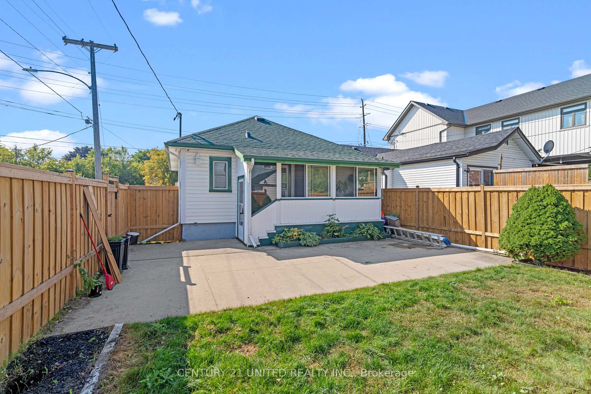 Photo 29 of 402 Mcdonnel Street, Peterborough, Town Ward 3 — HOMEH