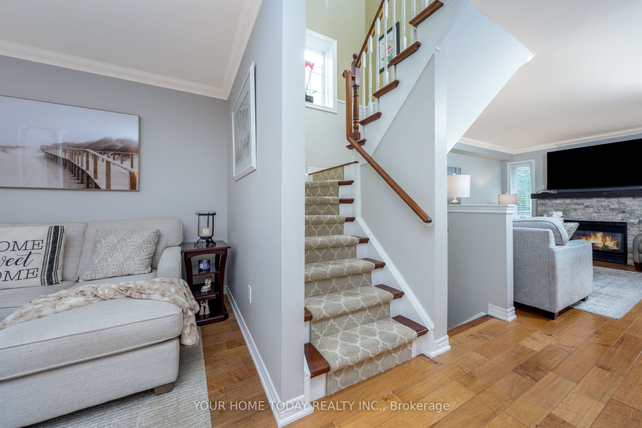 Photo 68 of 12 Russell Street, Halton Hills, Georgetown — HOMEH