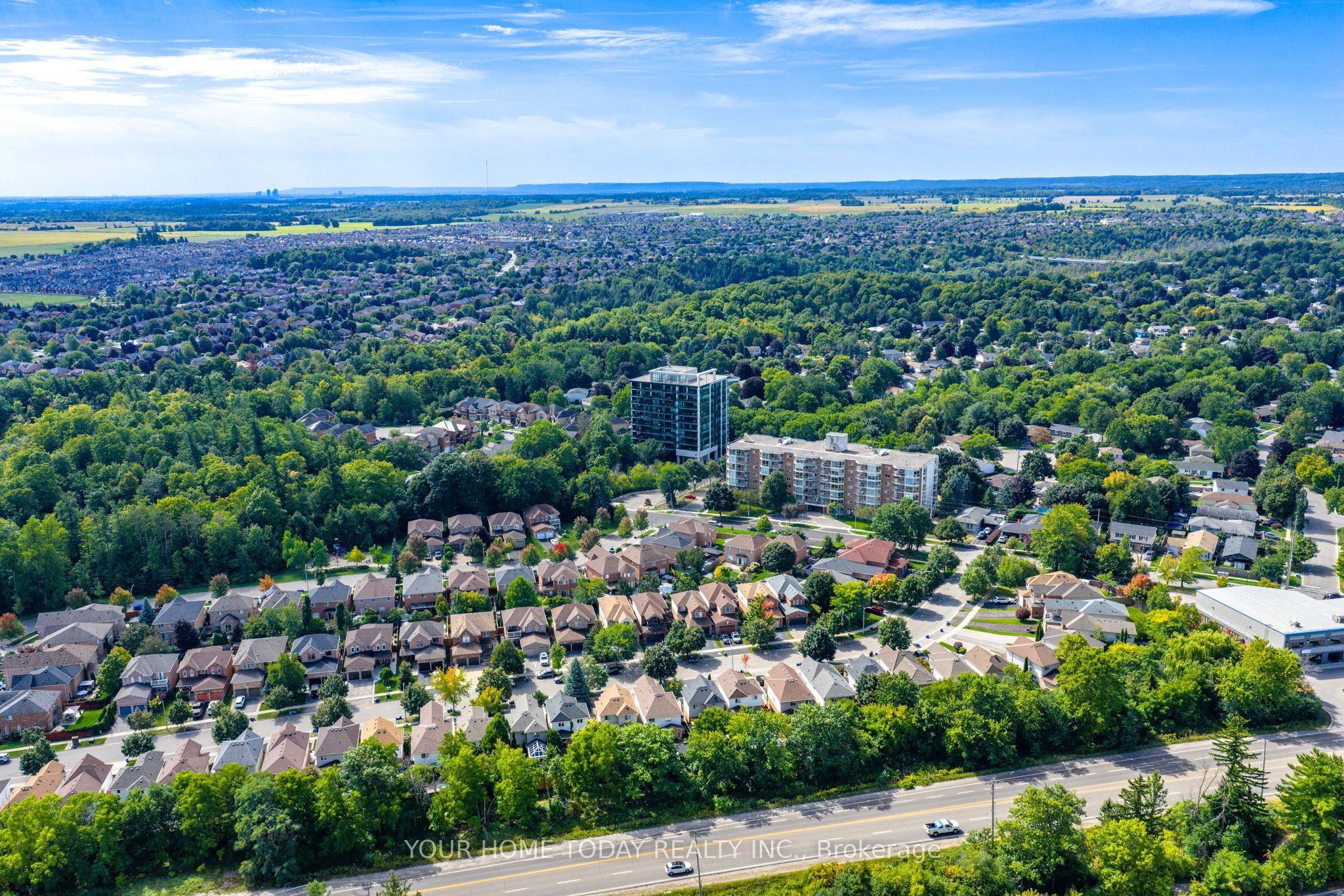 Photo 97 of 12 Russell Street, Halton Hills, Georgetown — HOMEH