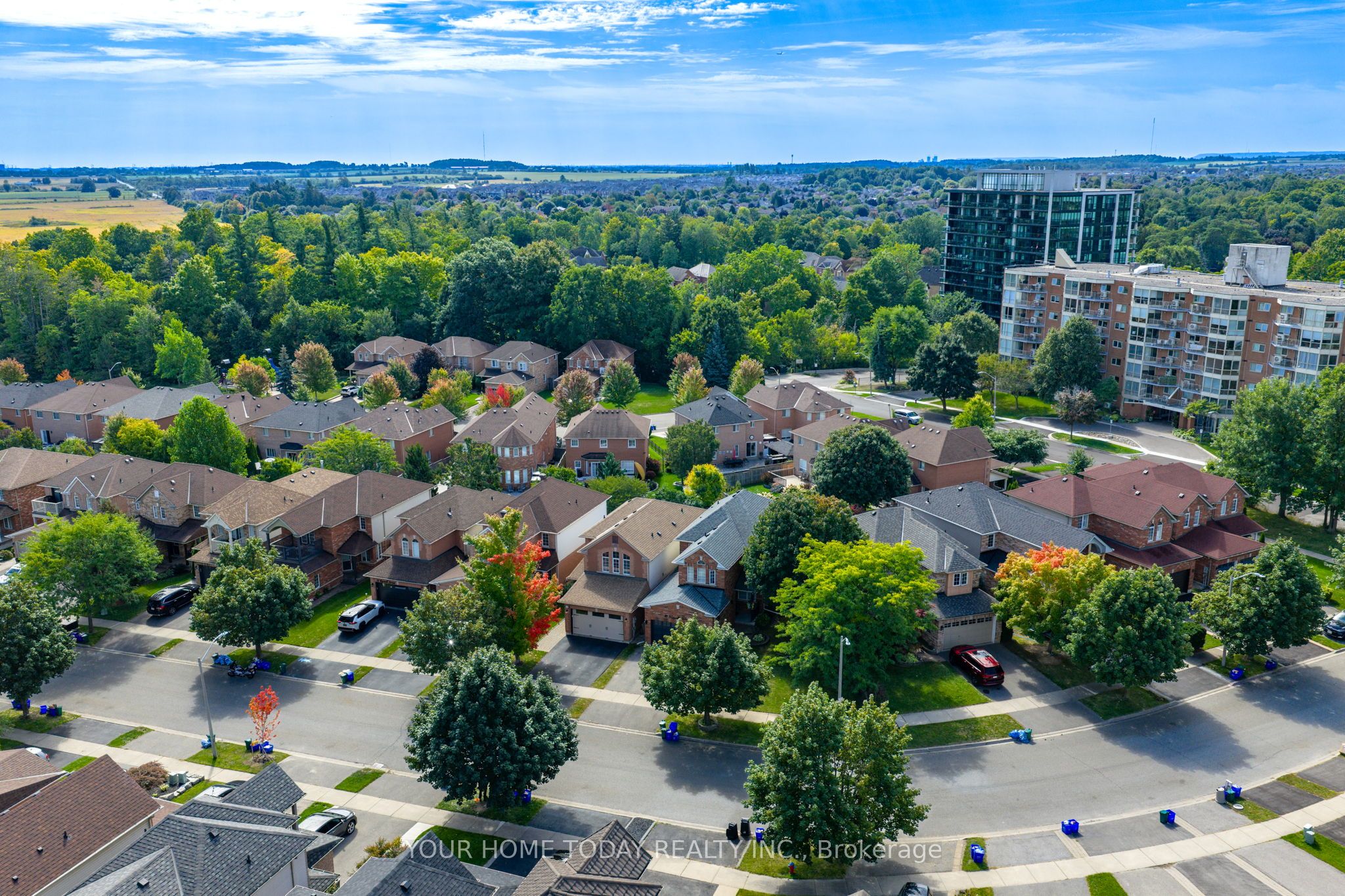 Photo 96 of 12 Russell Street, Halton Hills, Georgetown — HOMEH