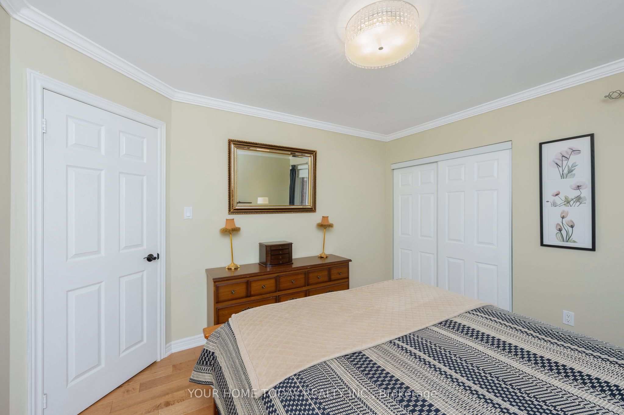 Photo 80 of 12 Russell Street, Halton Hills, Georgetown — HOMEH
