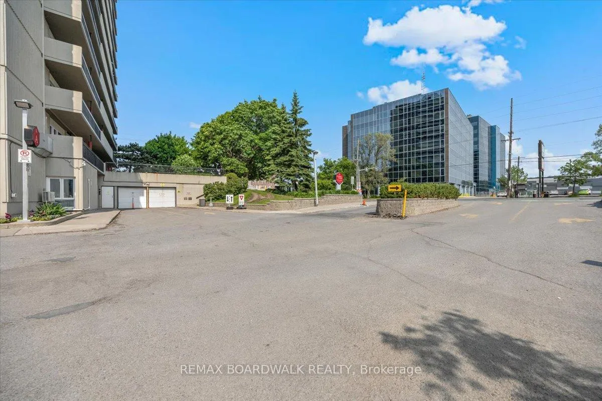 Photo 2 of Unit 908, 158A McArthur Avenue E, Ottawa, Vanier — HOMEH