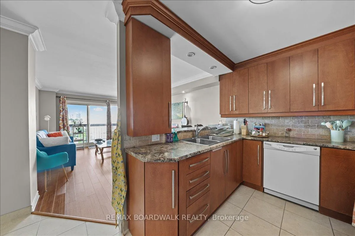 Photo 9 of Unit 908, 158A McArthur Avenue E, Ottawa, Vanier — HOMEH
