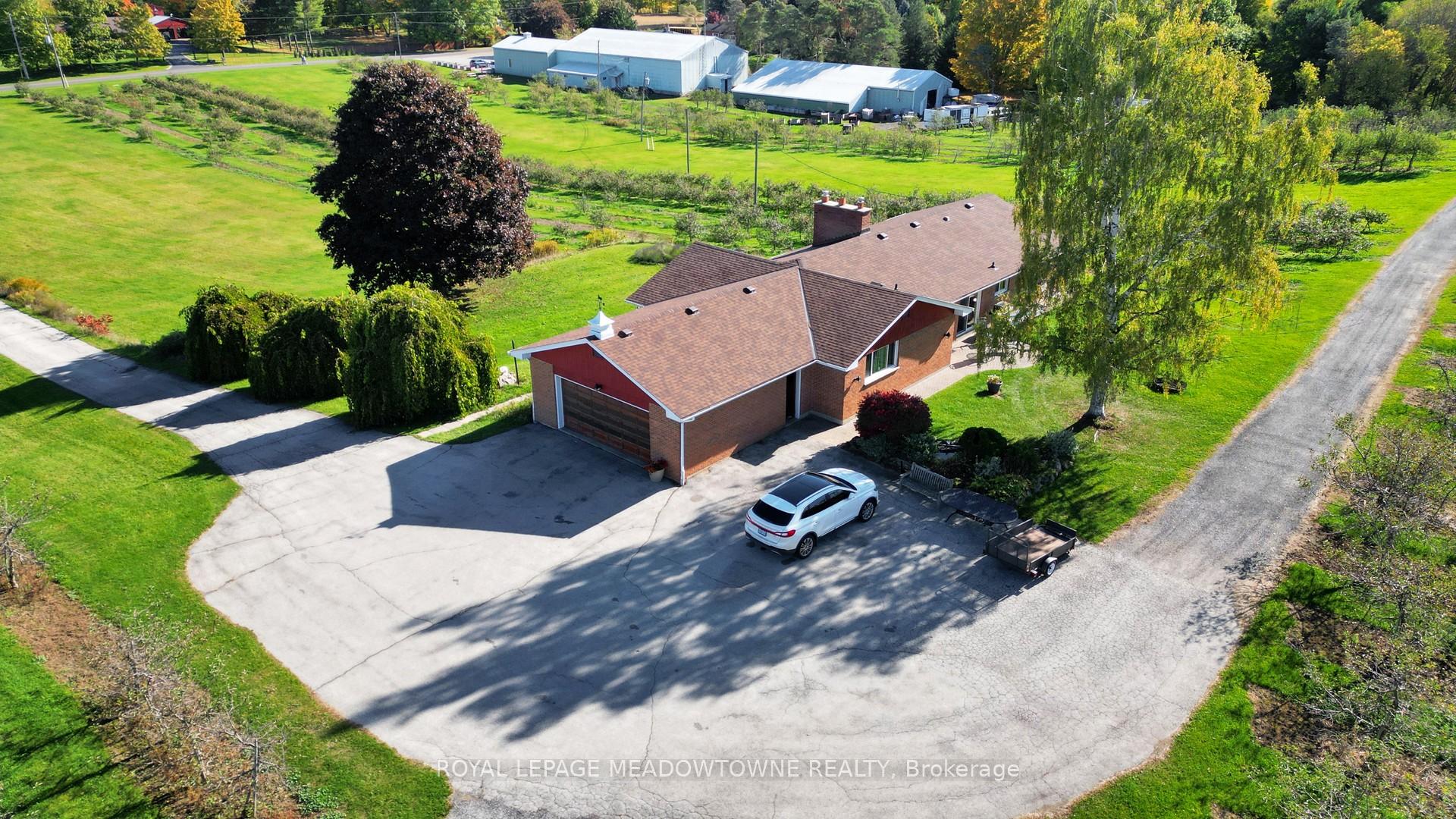 Photo 4 of 1453 Milburough Line, Hamilton, Rural Flamborough — HOMEH