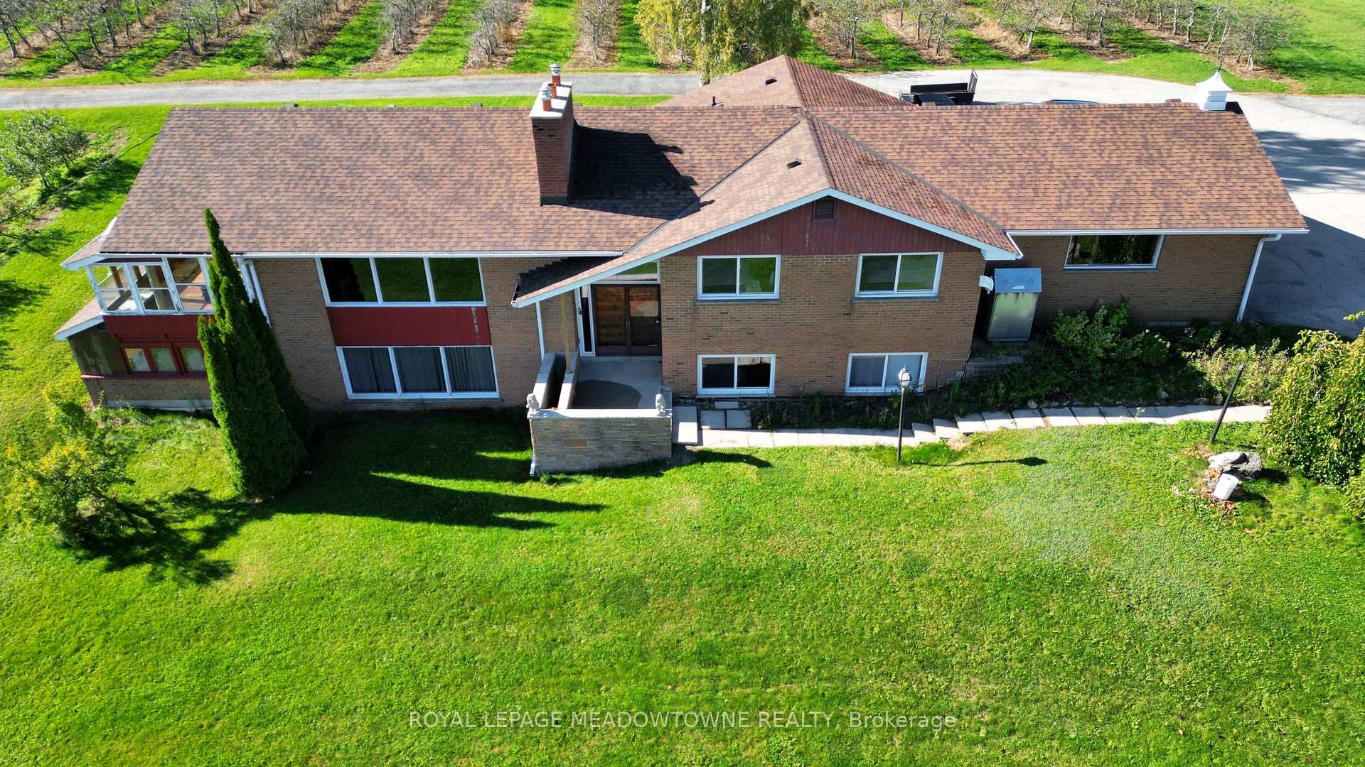 Photo 6 of 1453 Milburough Line, Hamilton, Rural Flamborough — HOMEH
