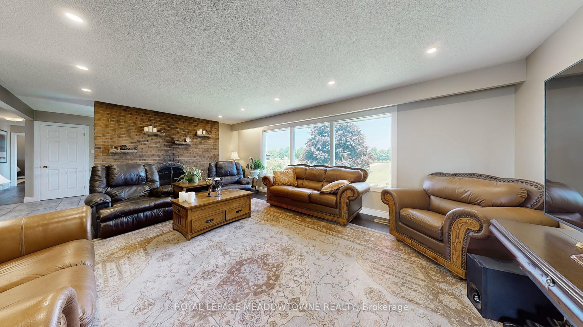 Photo 7 of 1453 Milburough Line, Hamilton, Rural Flamborough — HOMEH
