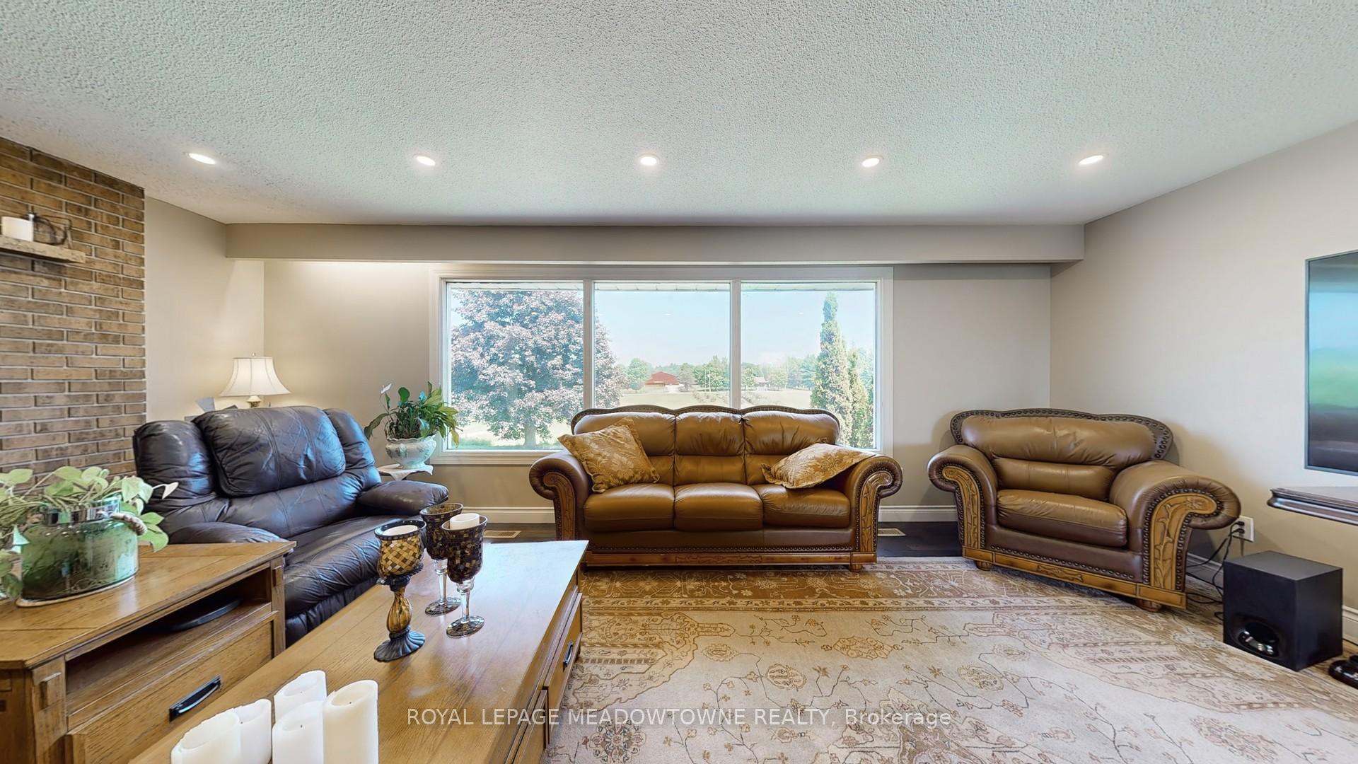 Photo 8 of 1453 Milburough Line, Hamilton, Rural Flamborough — HOMEH