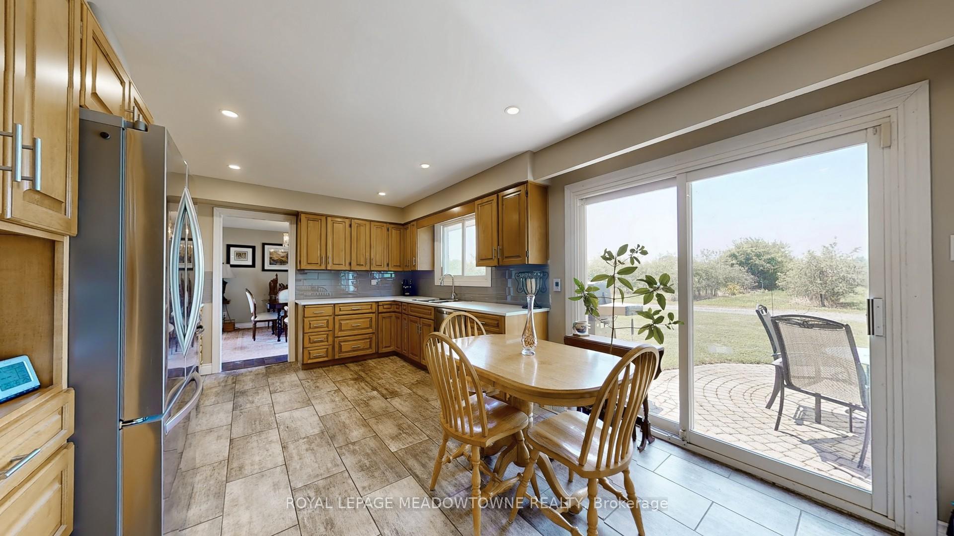 Photo 10 of 1453 Milburough Line, Hamilton, Rural Flamborough — HOMEH
