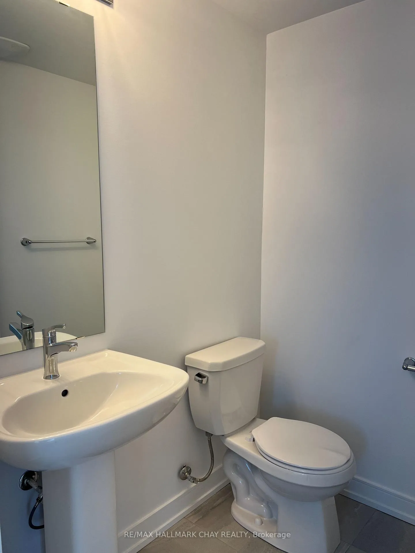 Photo 20 of 150 Blue Forest Crescent, Barrie, Innis-Shore — HOMEH