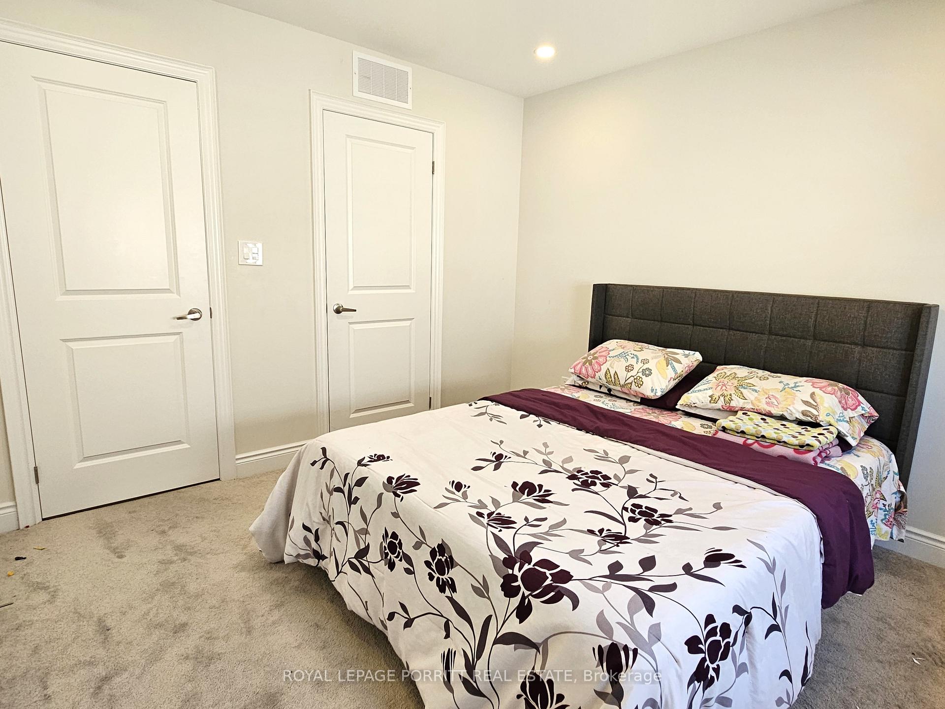 Photo 11 of 208 Mallory Terrace, Peterborough, Northcrest Ward 5 — HOMEH
