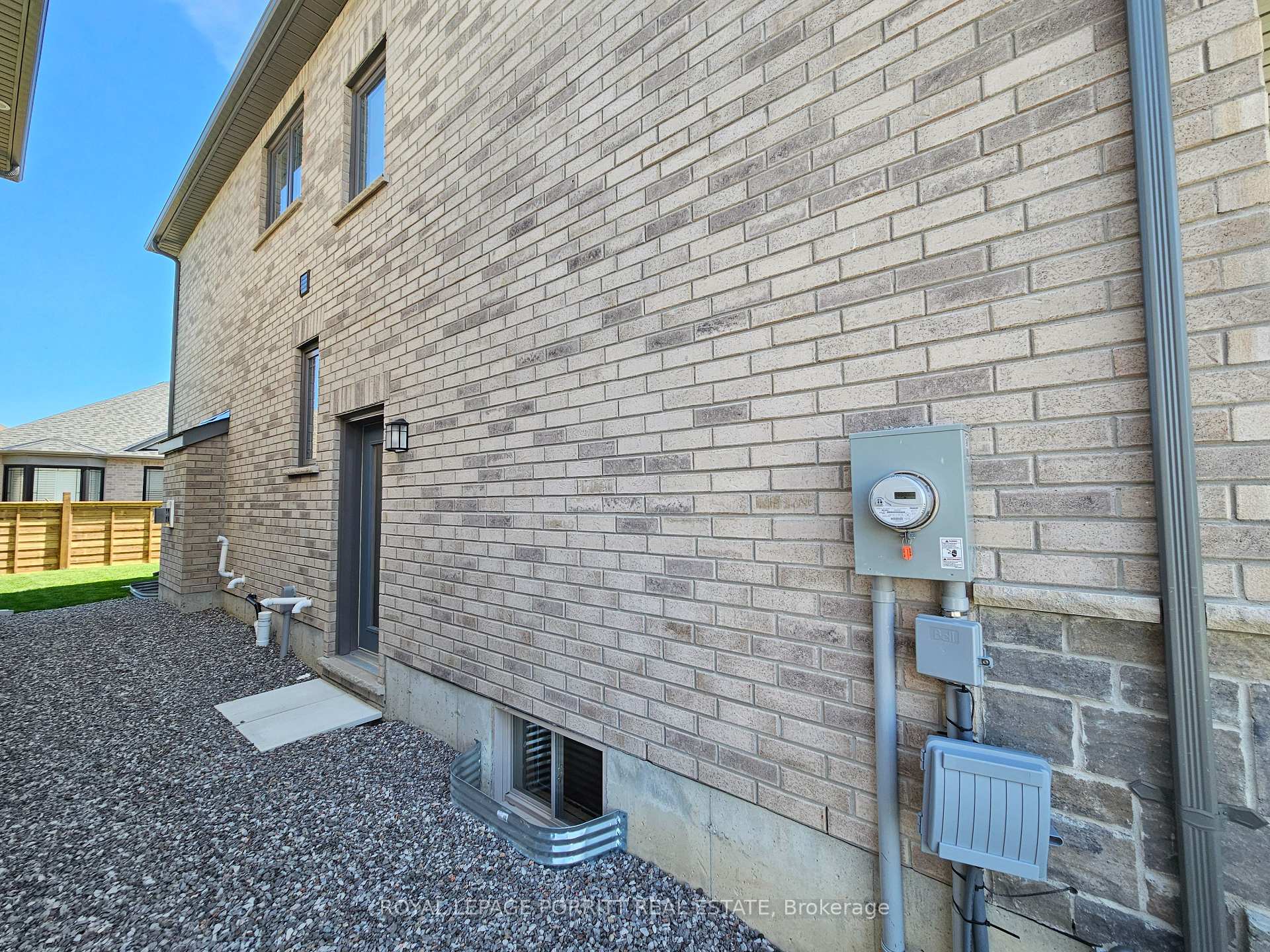 Photo 28 of 208 Mallory Terrace, Peterborough, Northcrest Ward 5 — HOMEH