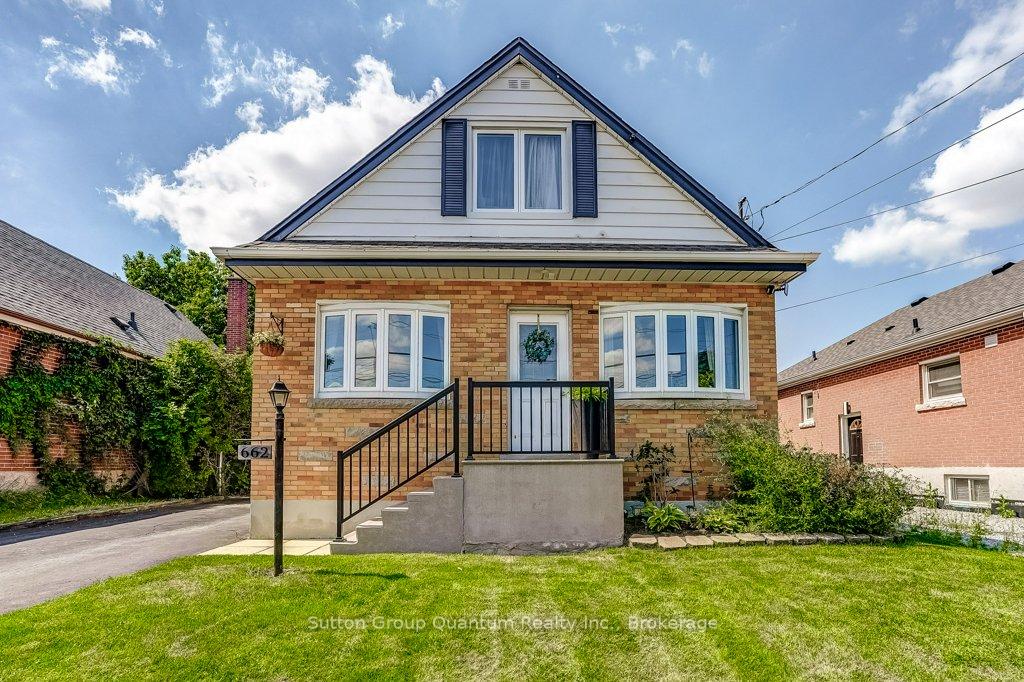 Photo 4 of 662 Upper Sherman Avenue, Hamilton, Burkholme — HOMEH