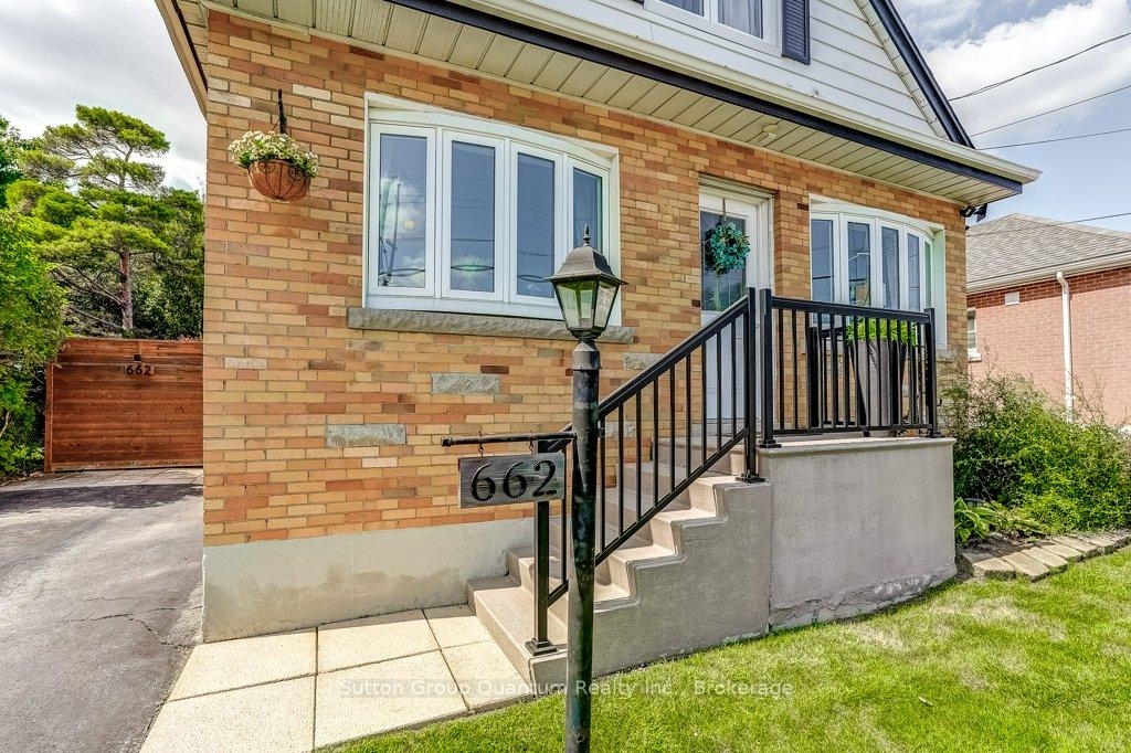 Photo 5 of 662 Upper Sherman Avenue, Hamilton, Burkholme — HOMEH
