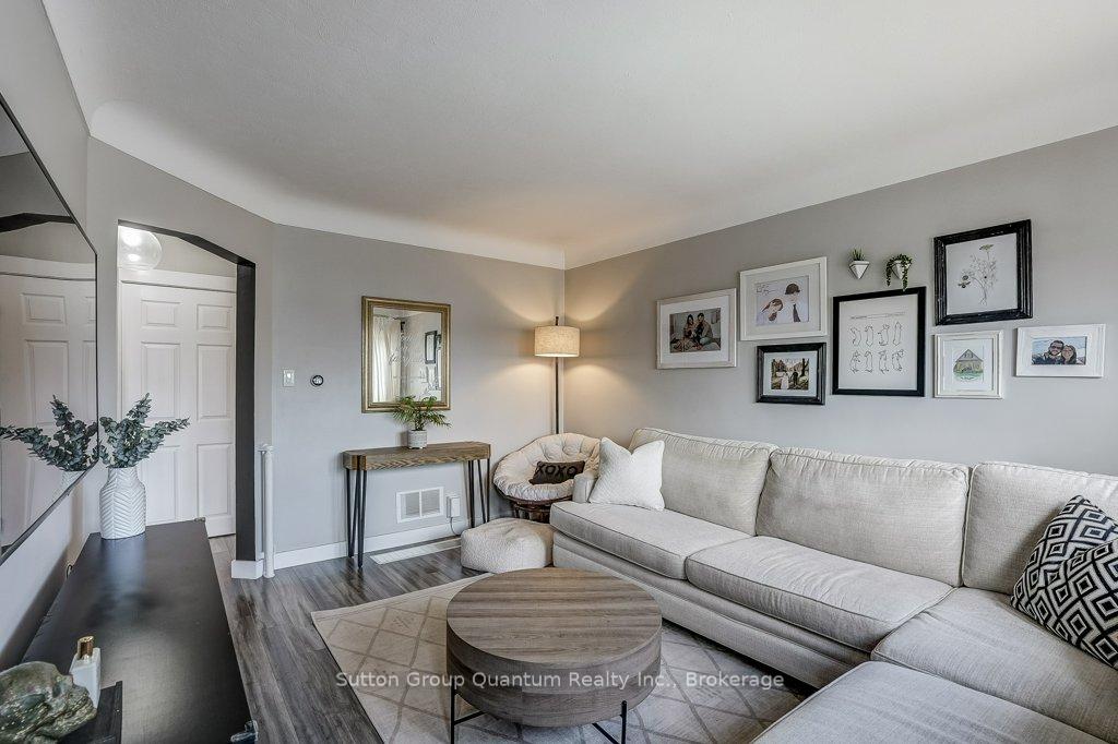 Photo 7 of 662 Upper Sherman Avenue, Hamilton, Burkholme — HOMEH