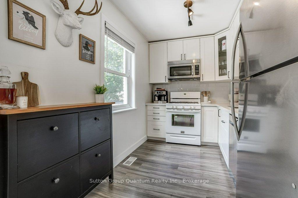 Photo 14 of 662 Upper Sherman Avenue, Hamilton, Burkholme — HOMEH
