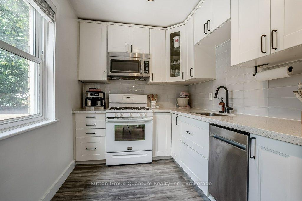 Photo 15 of 662 Upper Sherman Avenue, Hamilton, Burkholme — HOMEH