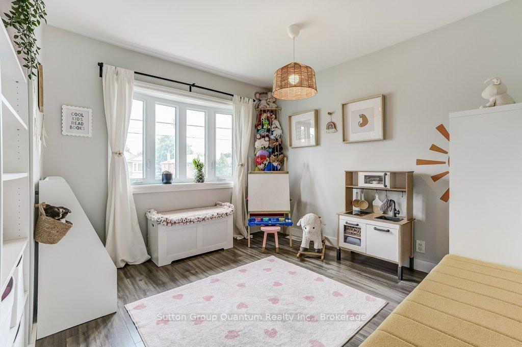 Photo 18 of 662 Upper Sherman Avenue, Hamilton, Burkholme — HOMEH