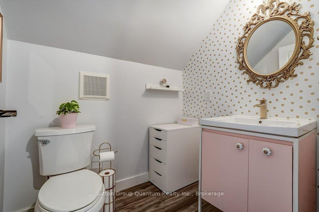 Photo 20 of 662 Upper Sherman Avenue, Hamilton, Burkholme — HOMEH