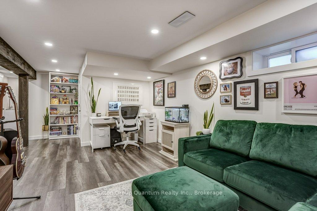 Photo 27 of 662 Upper Sherman Avenue, Hamilton, Burkholme — HOMEH