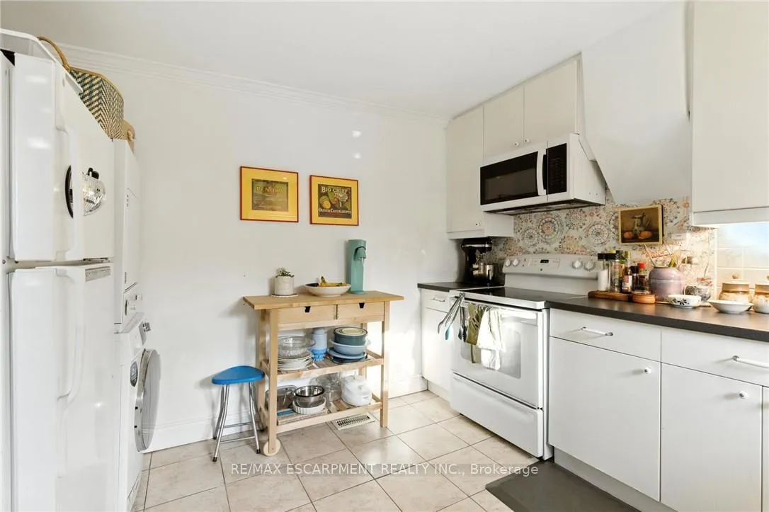Photo 11 of 346 Hunter Street W, Hamilton, Kirkendall — HOMEH