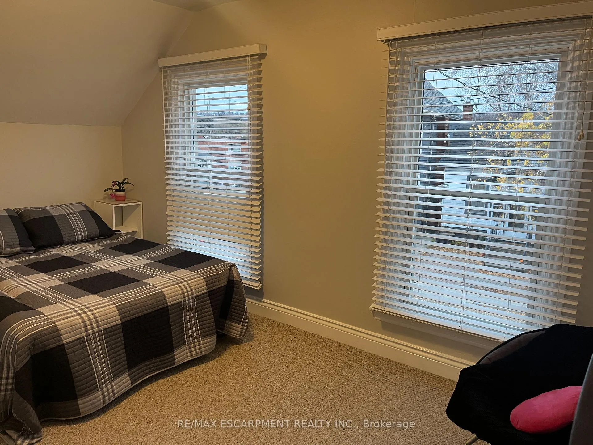 Photo 15 of 346 Hunter Street W, Hamilton, Kirkendall — HOMEH