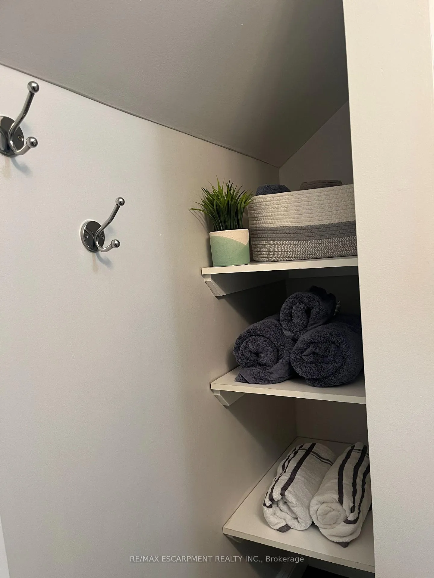Photo 19 of 346 Hunter Street W, Hamilton, Kirkendall — HOMEH