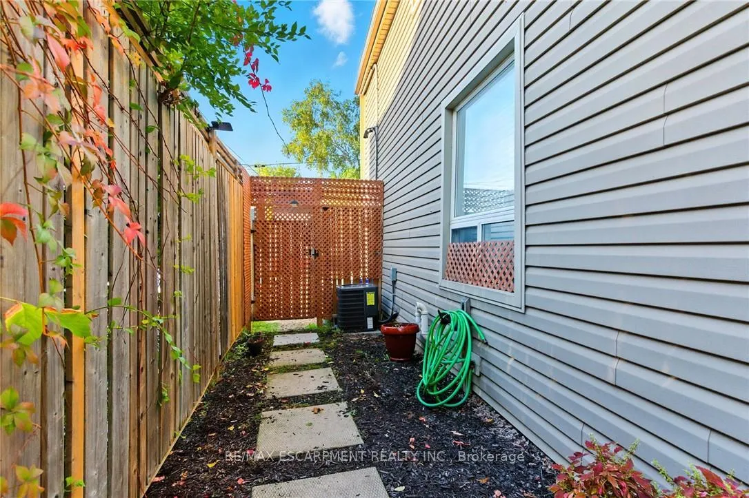 Photo 26 of 346 Hunter Street W, Hamilton, Kirkendall — HOMEH