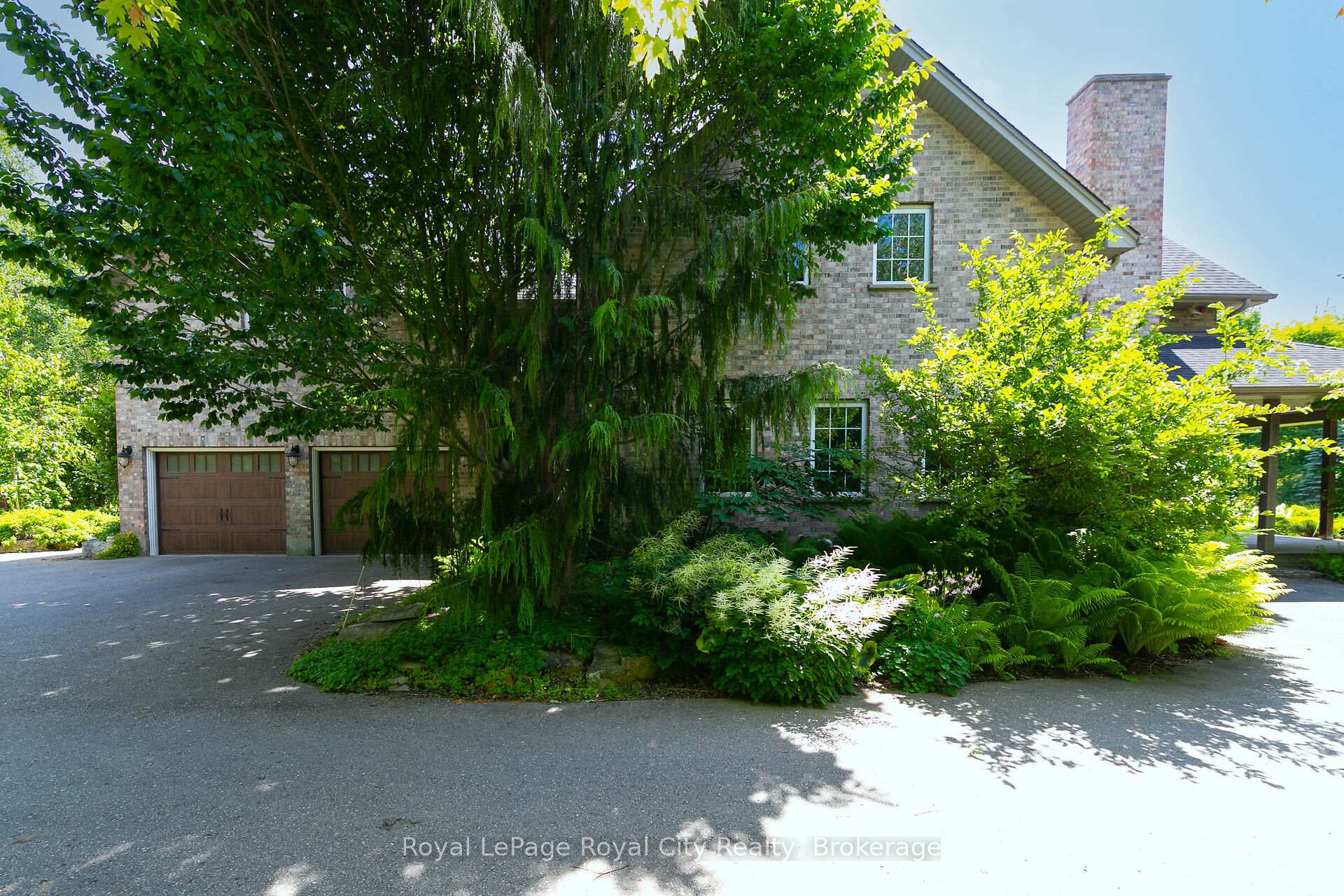 Photo 3 of 12 Kilkenny Place, Guelph, Pineridge/Westminster Woods — HOMEH