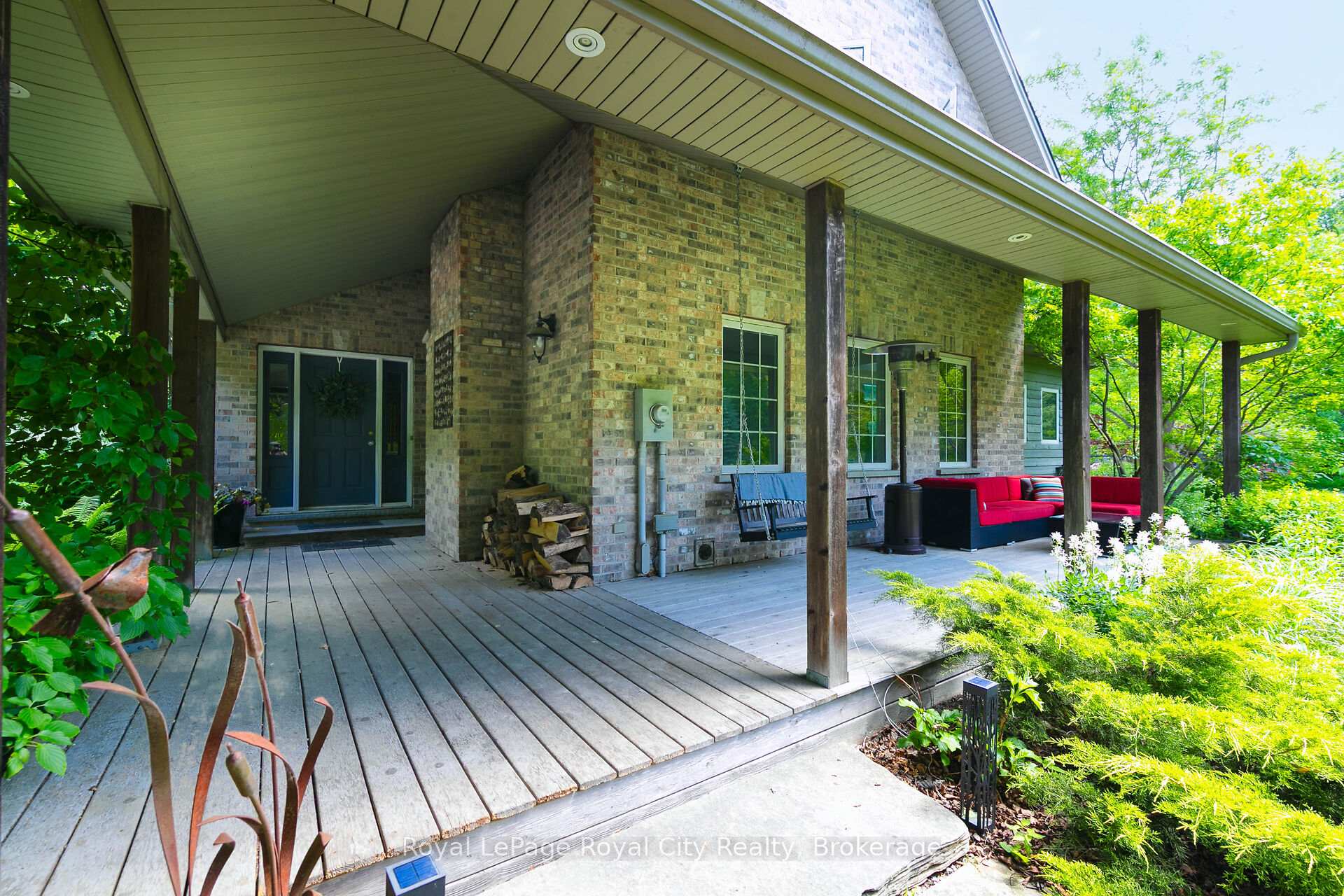 Photo 4 of 12 Kilkenny Place, Guelph, Pineridge/Westminster Woods — HOMEH