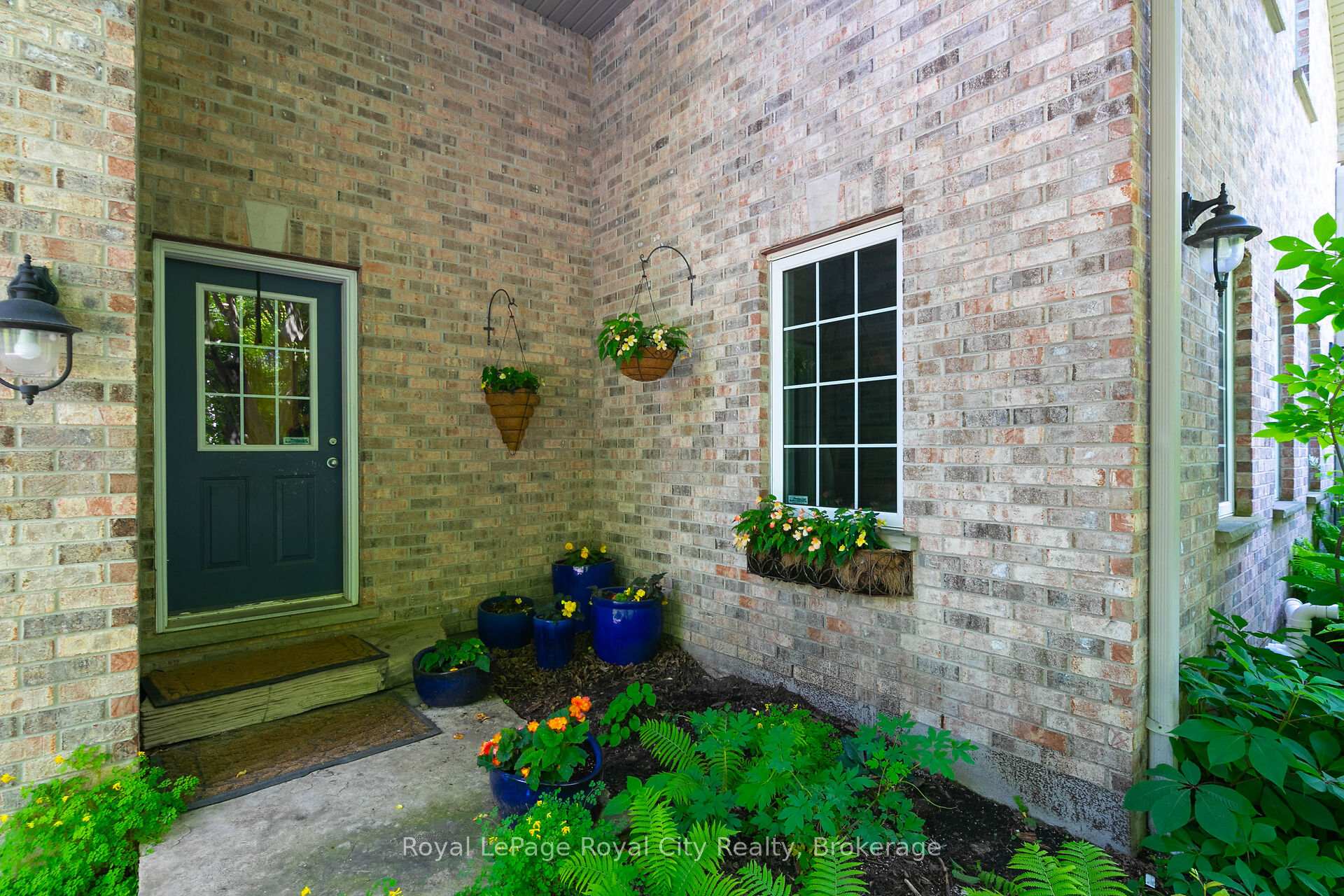 Photo 7 of 12 Kilkenny Place, Guelph, Pineridge/Westminster Woods — HOMEH