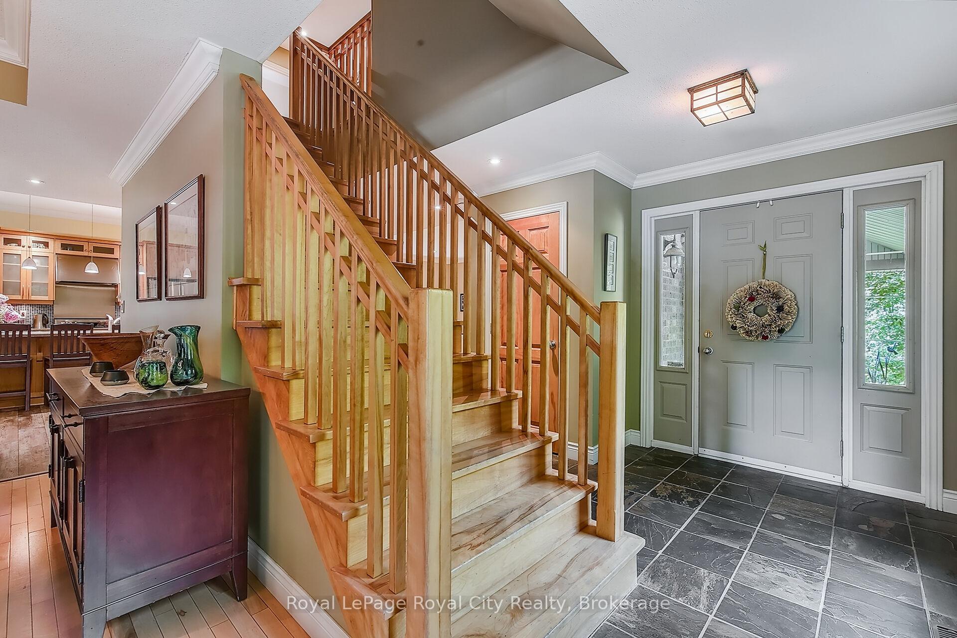 Photo 8 of 12 Kilkenny Place, Guelph, Pineridge/Westminster Woods — HOMEH
