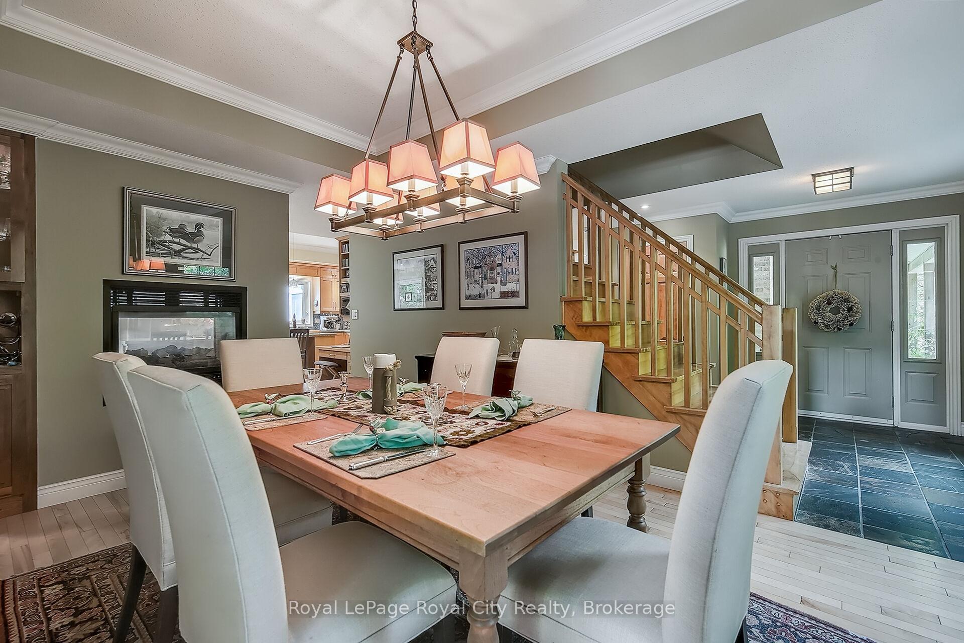 Photo 10 of 12 Kilkenny Place, Guelph, Pineridge/Westminster Woods — HOMEH