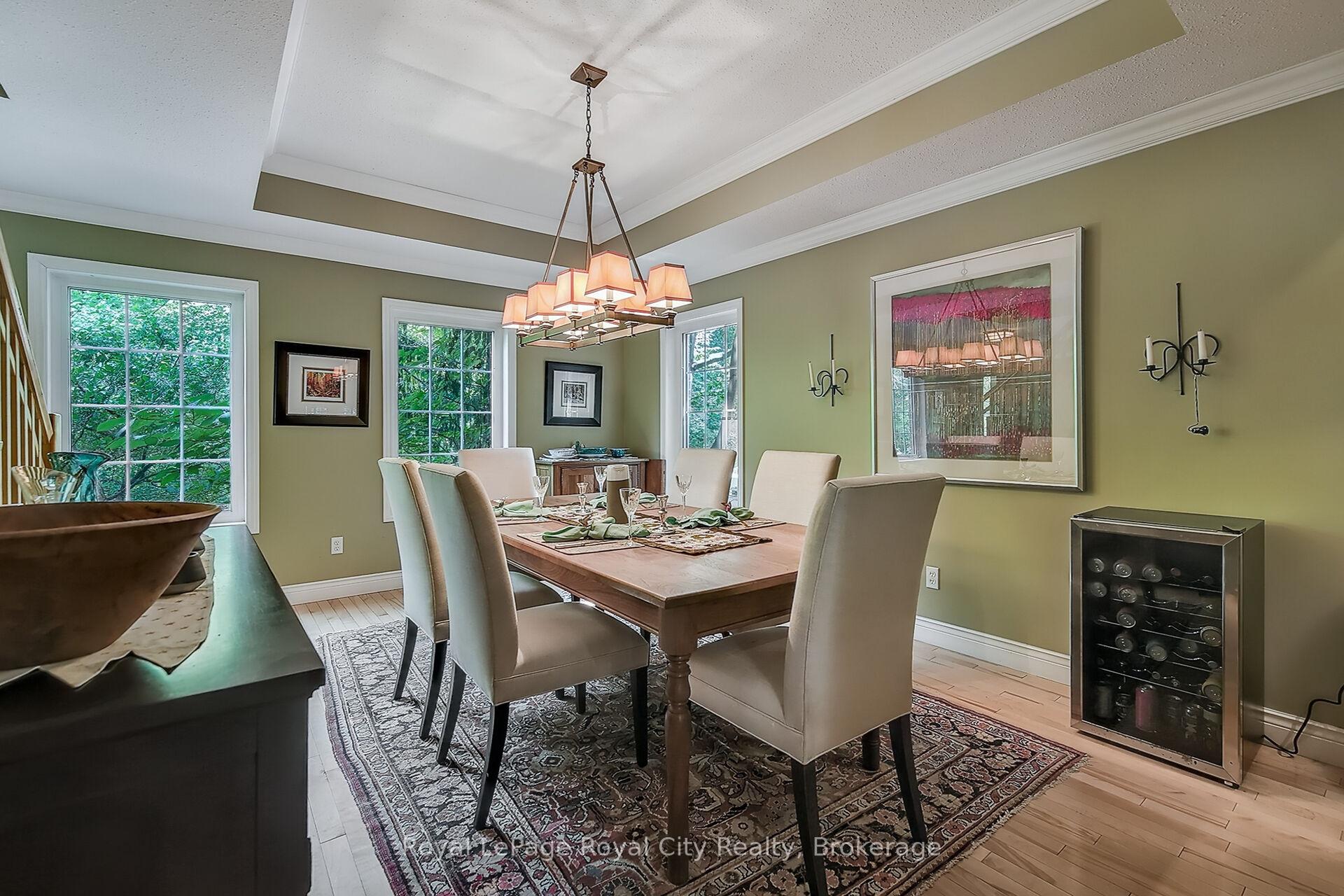 Photo 11 of 12 Kilkenny Place, Guelph, Pineridge/Westminster Woods — HOMEH