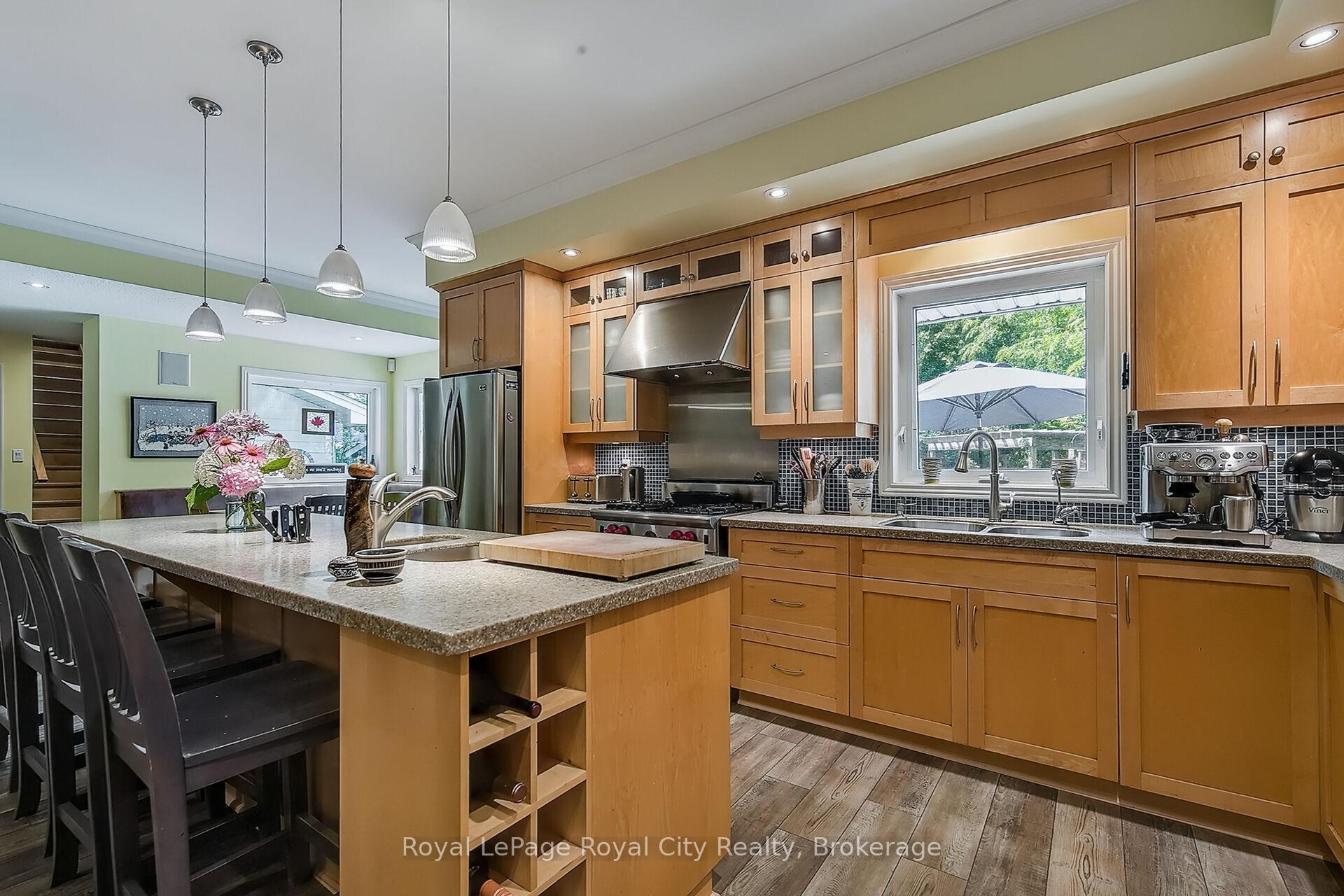 Photo 12 of 12 Kilkenny Place, Guelph, Pineridge/Westminster Woods — HOMEH