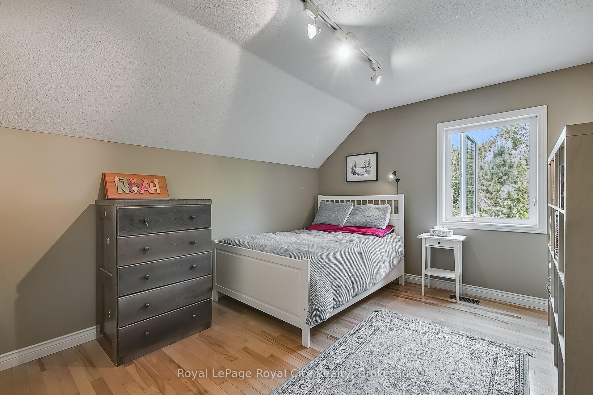 Photo 30 of 12 Kilkenny Place, Guelph, Pineridge/Westminster Woods — HOMEH